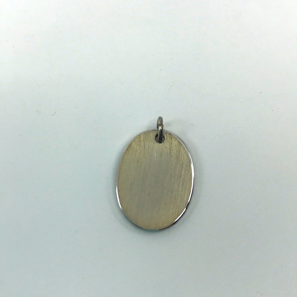 Oval Engraving Pendant
